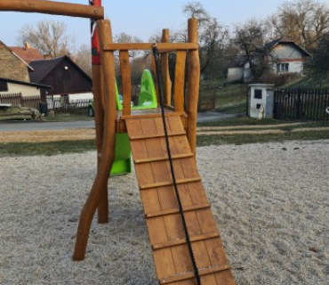 Dětská hrací atrakce